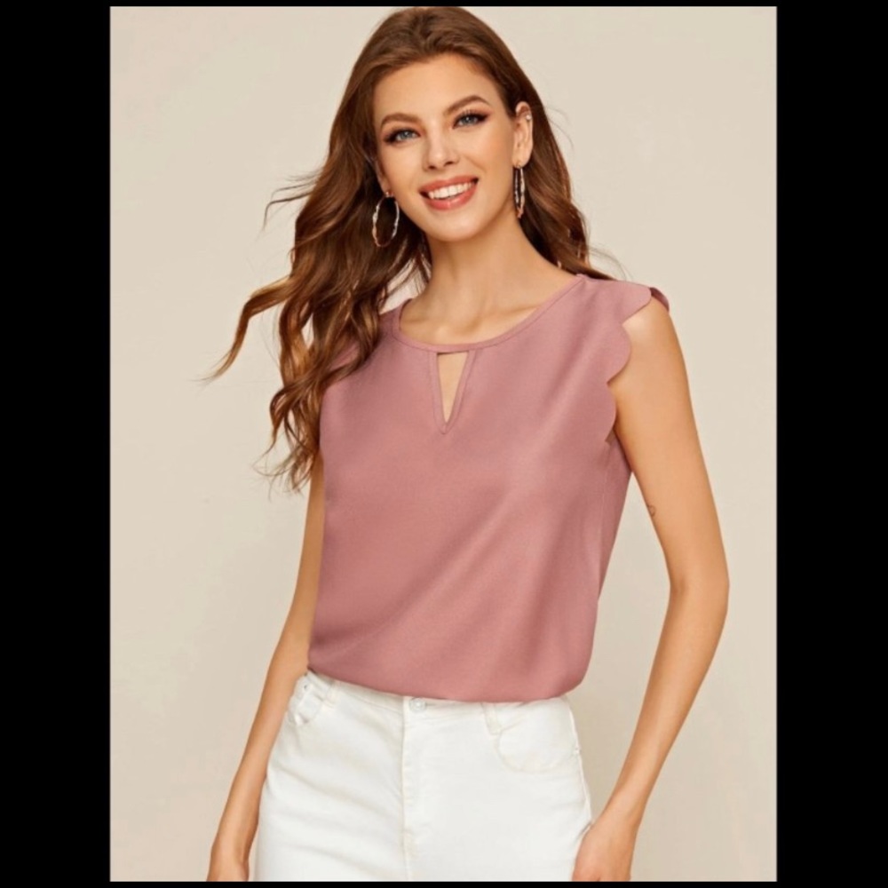 🆕 💖 Pink Keyhole Trim Shoulder Top💖